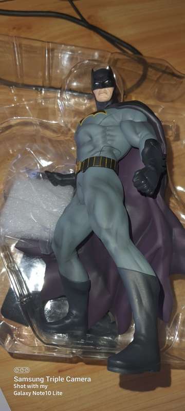 Batman 2017 rebirth Statue .