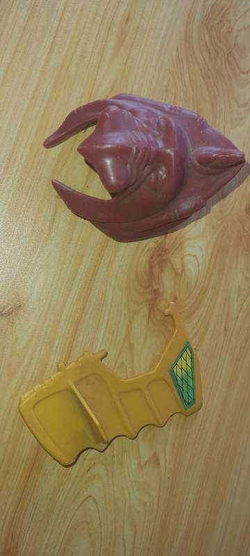 Battle cat and wing raider spares.