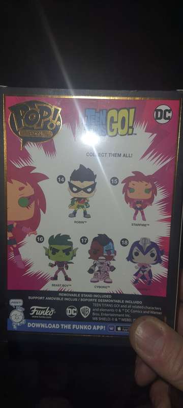 Funko Pop Starfire teen titans Pin.