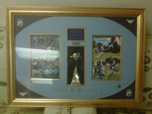 Blue bulls super 14 championship frame signed by Botha,Matfield,Hougaart,spies.