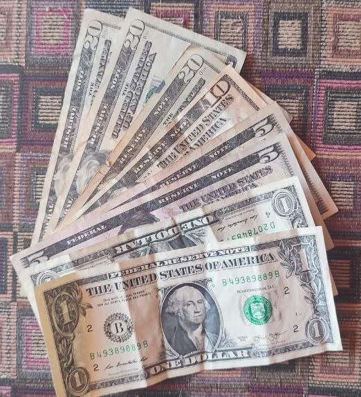 82 US Dollars cash