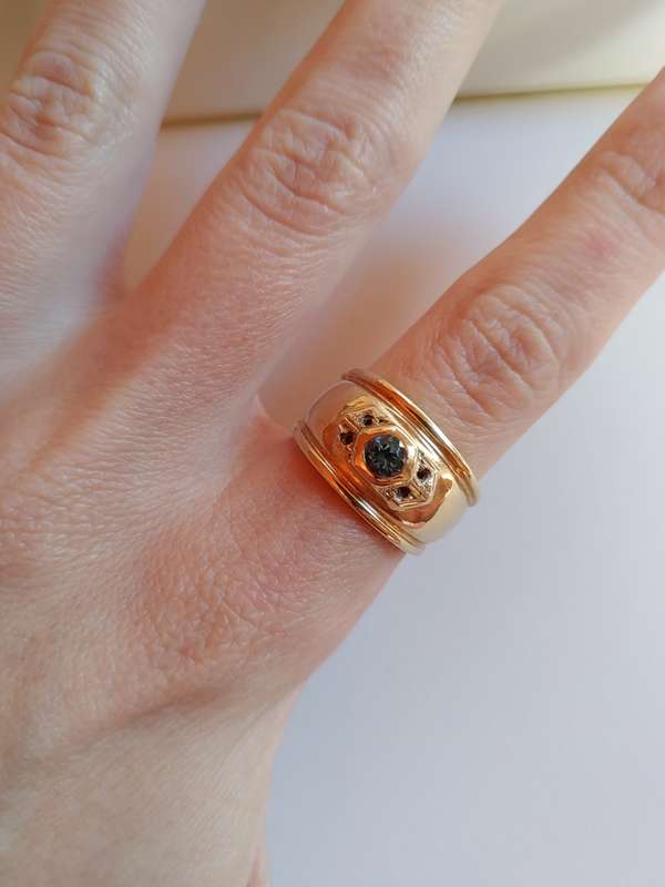 9ct Gold Ring NOTE diamonds removed Junk / Scrap Gold