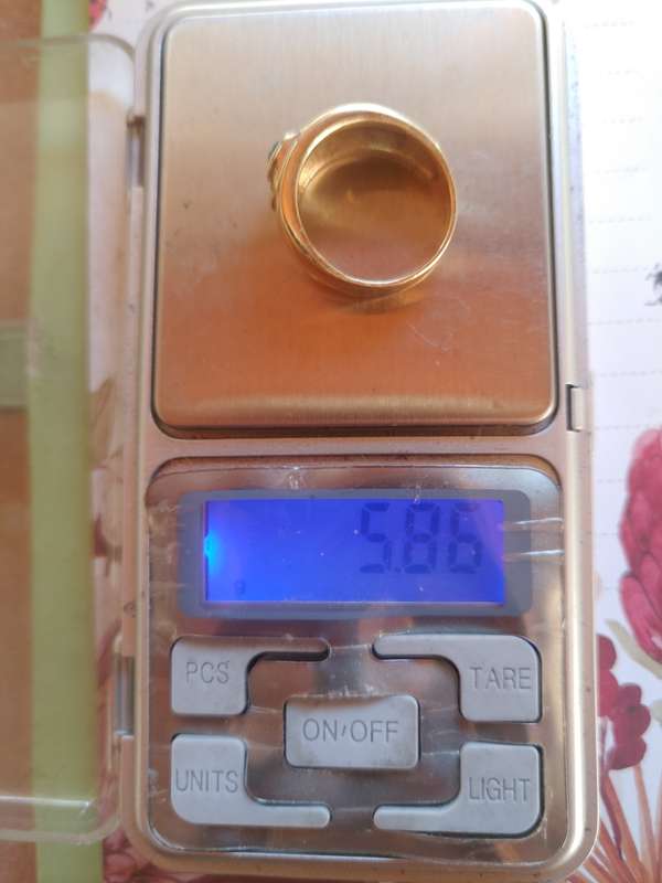 9ct Gold Ring NOTE diamonds removed Junk / Scrap Gold