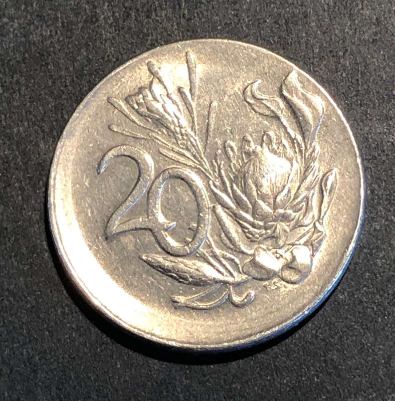 MAJOR MINT ERROR - 1977 20c COIN STRUCK OFF-CENTRE!