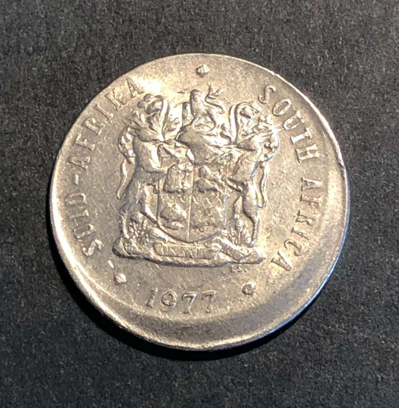 MAJOR MINT ERROR - 1977 20c COIN STRUCK OFF-CENTRE!