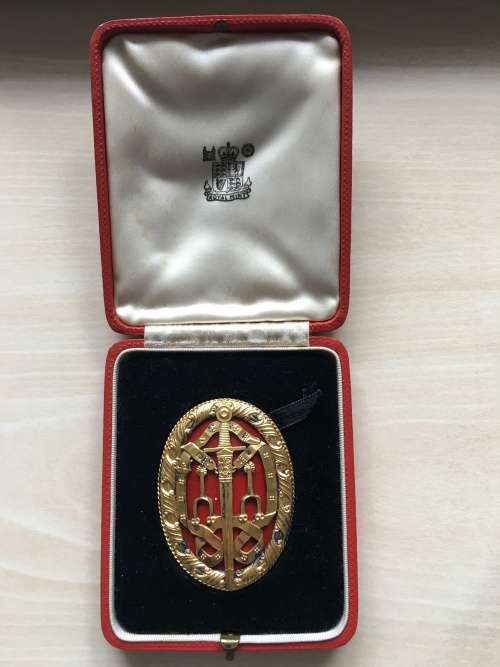 MAGNIFICENT MEDALS OF KNIGHT OF THE REALM AND COMMANDER OF THE BRITISH EMPIRE