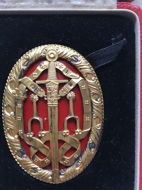MAGNIFICENT MEDALS OF KNIGHT OF THE REALM AND COMMANDER OF THE BRITISH EMPIRE
