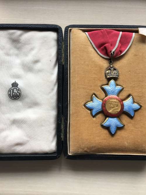 MAGNIFICENT MEDALS OF KNIGHT OF THE REALM AND COMMANDER OF THE BRITISH EMPIRE