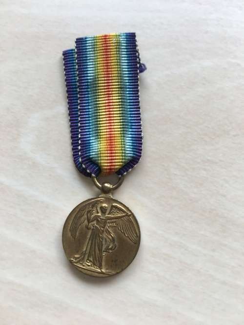 MAGNIFICENT MEDALS OF KNIGHT OF THE REALM AND COMMANDER OF THE BRITISH EMPIRE