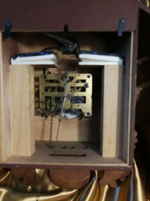 Very big!!! Cuckoo Clock (Needs Restoration)