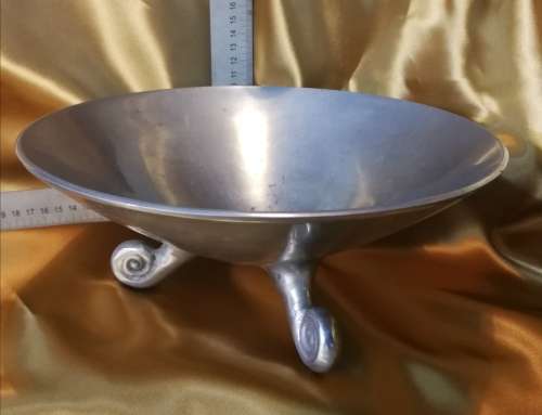 Beautiful Carrol Boys style bowl