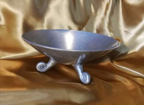 Beautiful Carrol Boys style bowl