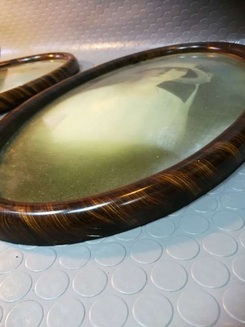 REALY BEAUTIFUL!!! Vintage 2 x dome glass framed fotos.