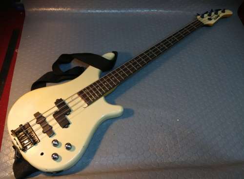 Beautifull! Accademy electrical guitar (Not tested)