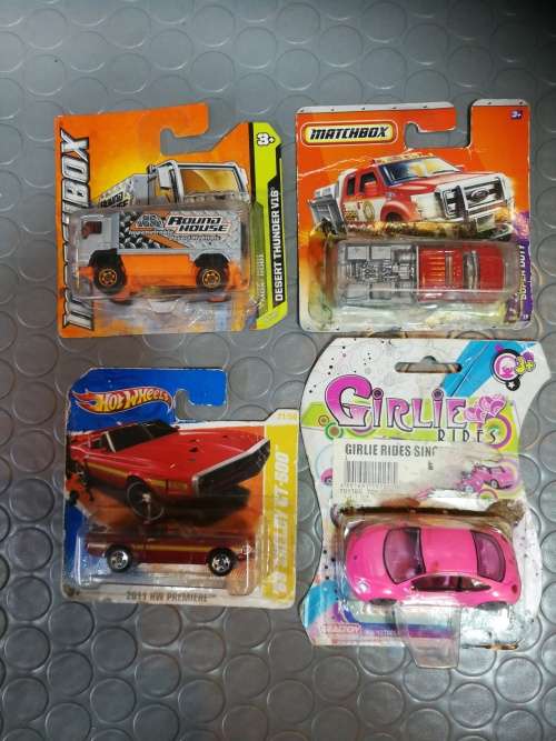Hotwheels and Matchbox bundle