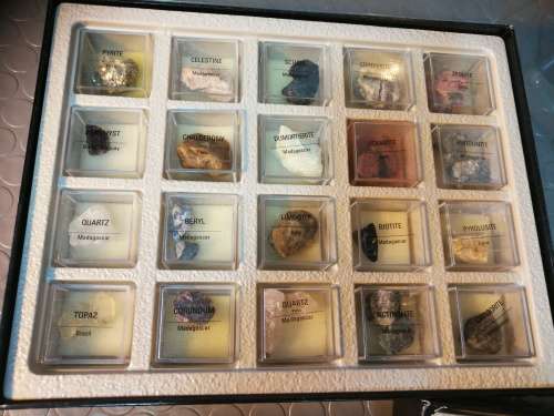 Minerals and Rocks of The World in Presentation Cases