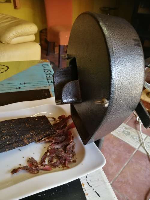 Awesome biltong cutter (Good as new)