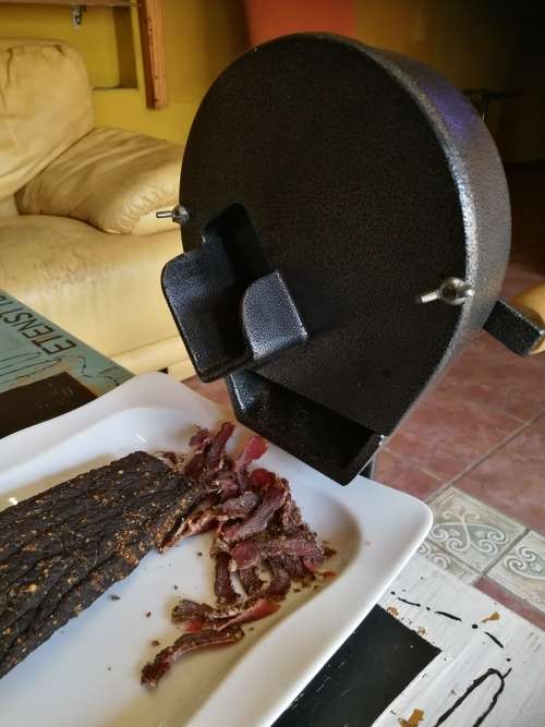 Awesome biltong cutter (Good as new)