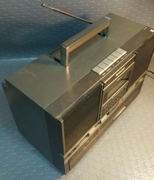 Extremely desirable!!! Vintage National Radio, Tape and turntable Radio (Working)