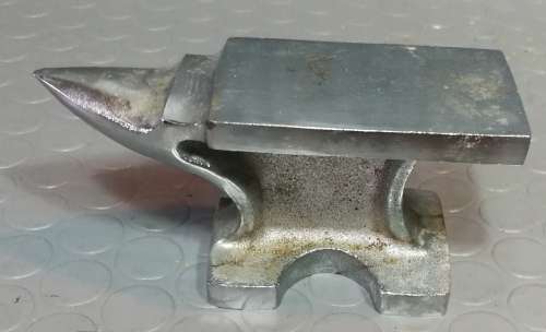Heavy cast aluminum small anvil