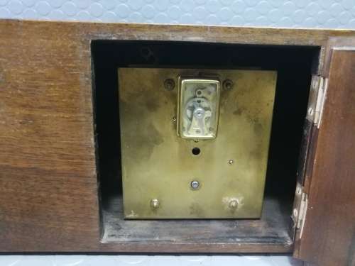 Beautiful wood antique mecanical mantel clock (Not tested no key)