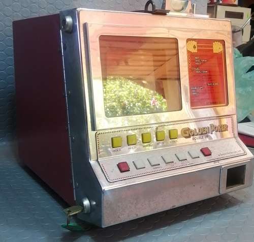 Stunning 1960`s!! Vintage GOLDEN POKER GAMBLING MACHINE (100% working)