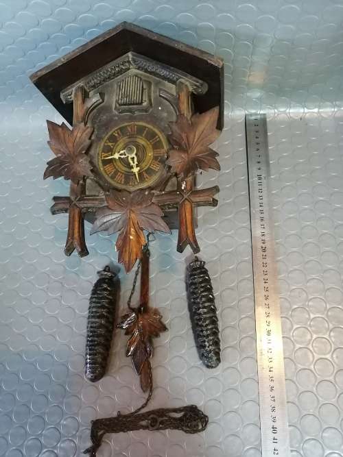 Amazing!!! Antique large Coo Coo Clock (Complete not tested)