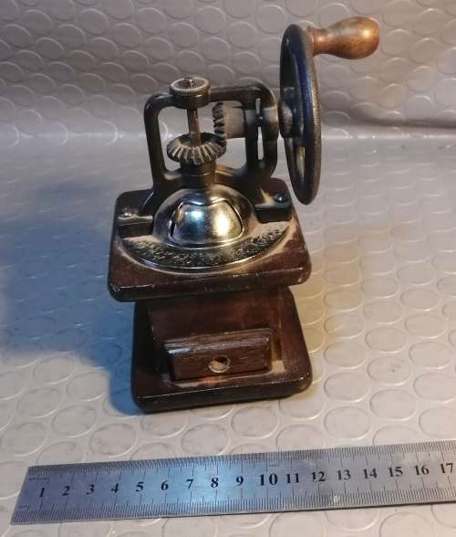 Stunning Pepper Grinder (Working)