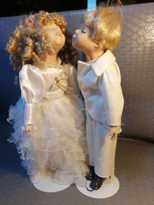 Very cute vintage kissing porcelain dolls 42cm