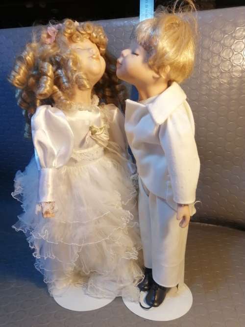 Very cute vintage kissing porcelain dolls 42cm