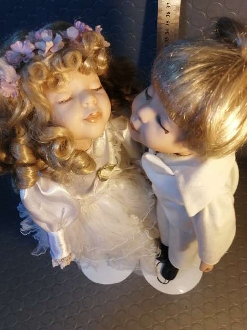 Very cute vintage kissing porcelain dolls 42cm