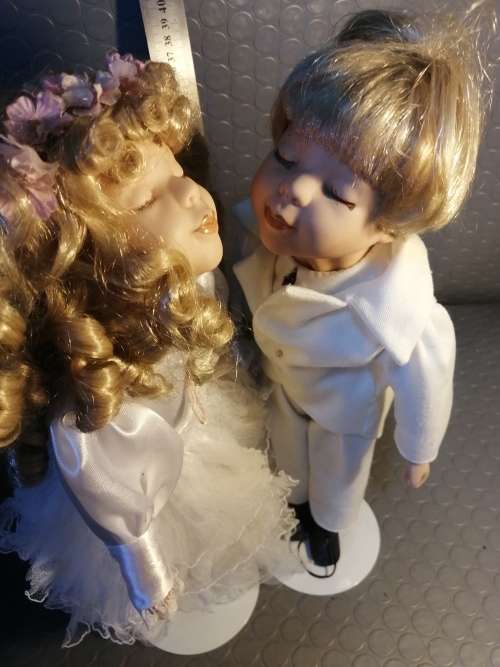 Very cute vintage kissing porcelain dolls 42cm