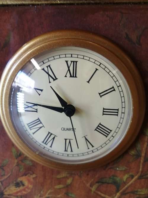 Awesome Quarts Mantle Clock (Working)