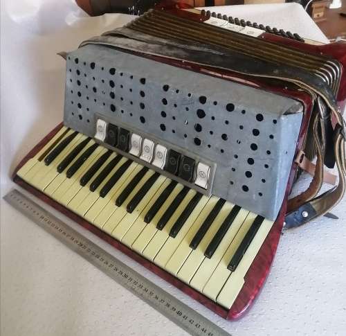 Vintage Hohner Tango II M accordion made in Germany (For restoration)