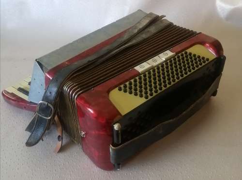 Vintage Hohner Tango II M accordion made in Germany (For restoration)