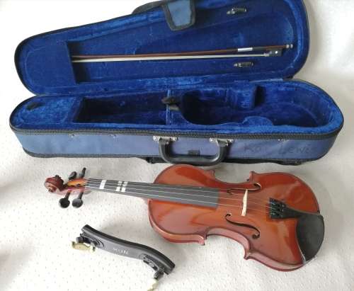 Stunning!! Richmann 1/2 violin Complete bundle!! (Very good condition)