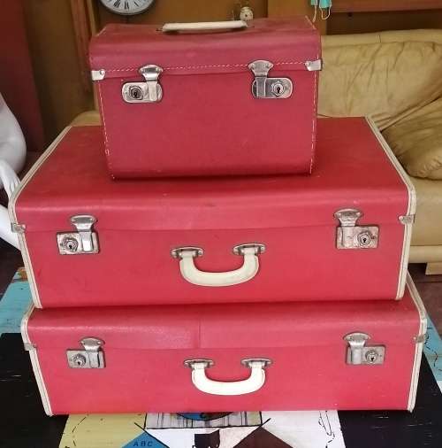 Beautiful set of vintage suitcases