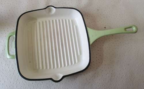 Exquisite Le Cruze style cast iron enamel pan