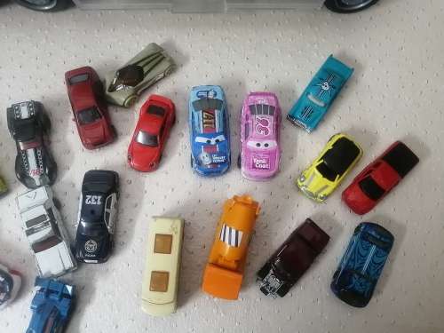 Huge Truck with 22 Collectable Die Cast Cars (matchbox, maestro, hot wheels, yatming and more)