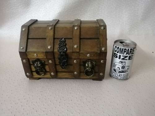 Vintage Royal Sealy Japan men`s jewelry chest