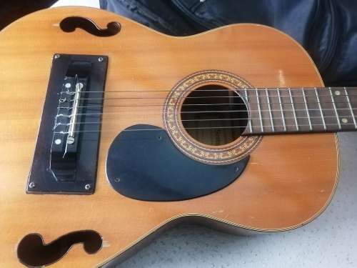 Vintage Serenade Construction Deluxe Guitar with bag (100% working)