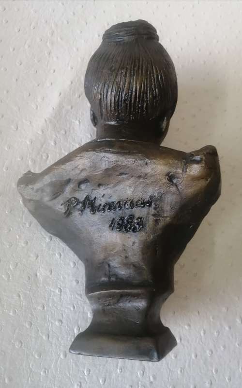Original Phil Minnaar Emily Hobhouse resin bust