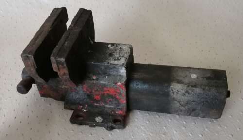 Heavy Vintage Bench Vise (Working Condition)