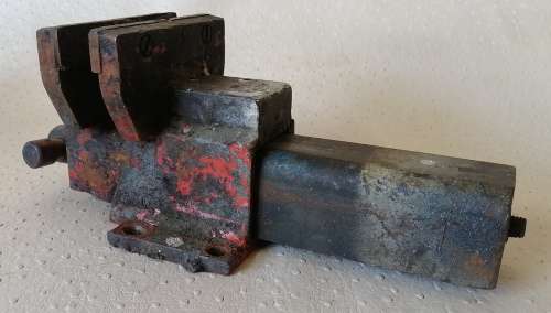 Heavy Vintage Bench Vise (Working Condition)