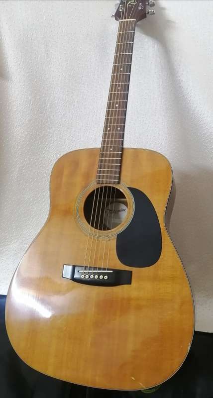 Stylish Takamine G Series G330S Acoustic Guitar with bag (Very good Condition)