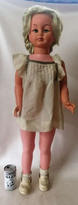 Stunning Original Vintage large Prima Toys walking doll - Height : 87 cm