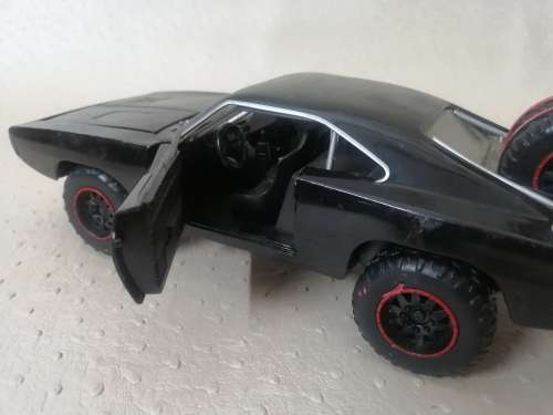 `Fast and Furious 7` 1970 Dodge Charger R/T Off Road Version 1/24 Diecast Car by Jada Toys