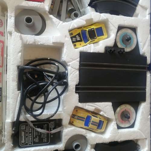 Vintage _Porsche vs Maserati Scalextric - Complete