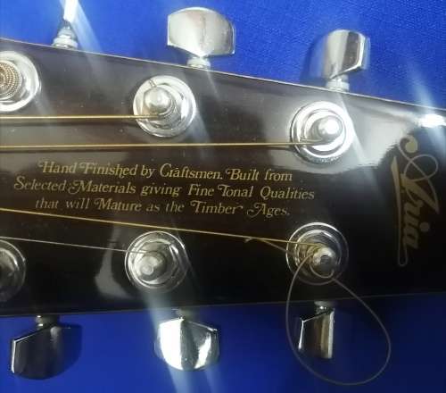Exquisite!! Rare Hand Finished Vintage Aria OW 35 Acoustic Guitar In Leather bound Case 99% MINT