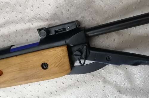 Isaazon Air Pellet Rifle Air Gun Heavy Duty B3-1 4.5 Mm 650-600 FPS 1045 Mm (New condition)
